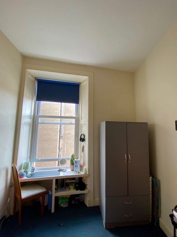 Photo 8: Middle room 500£
