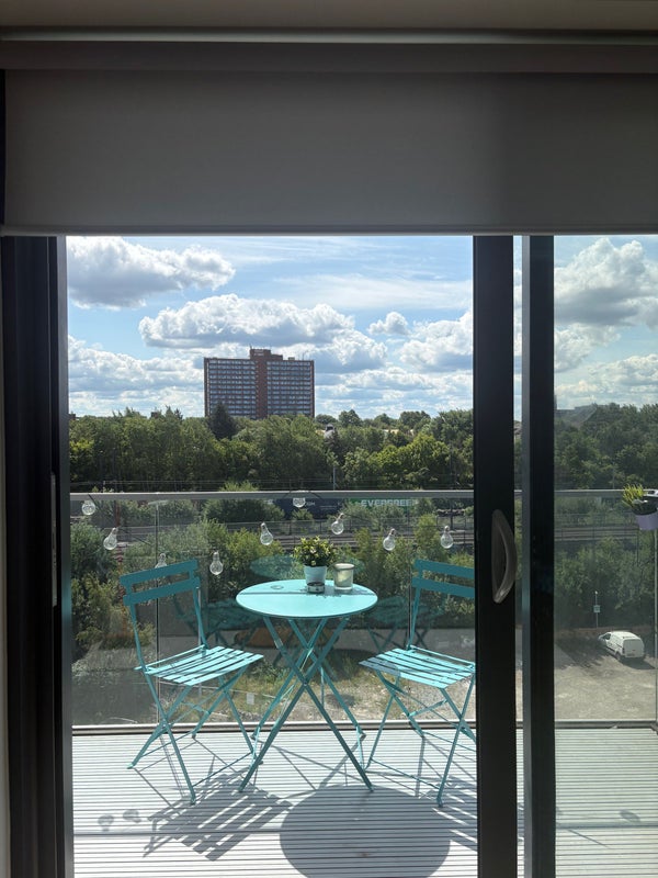 Photo 2: Large south facing balcony 