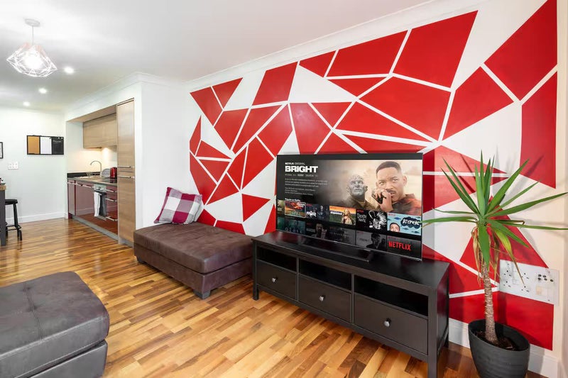 Photo 1: Modern city centre apartment 