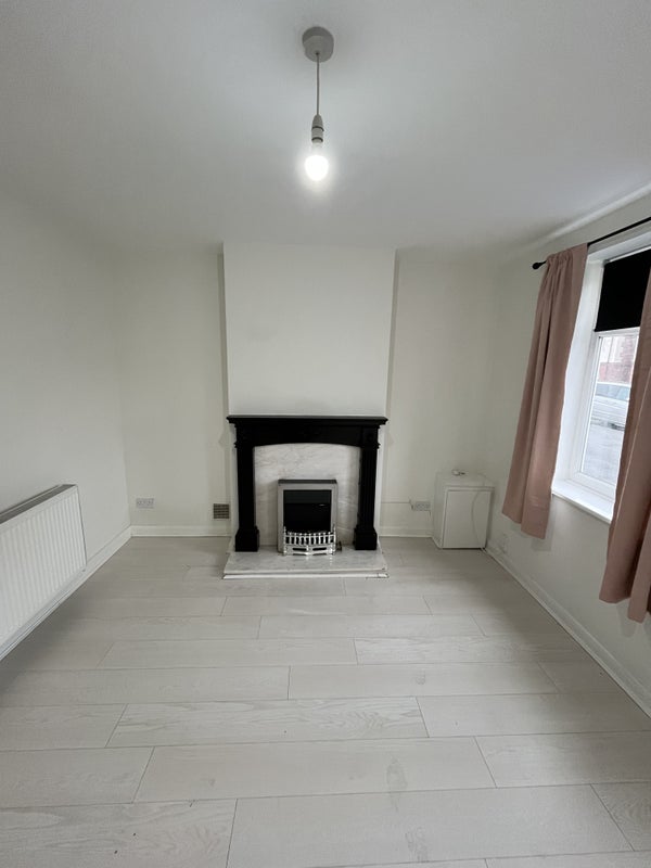 Photo 1: Front Reception Room