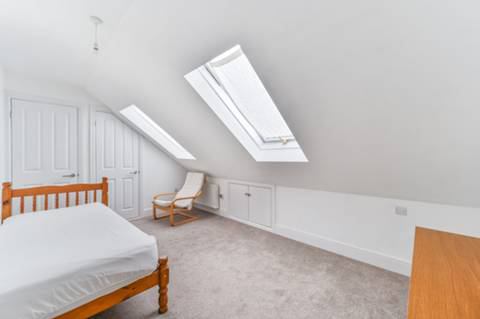 Photo 7: Bedroom 3