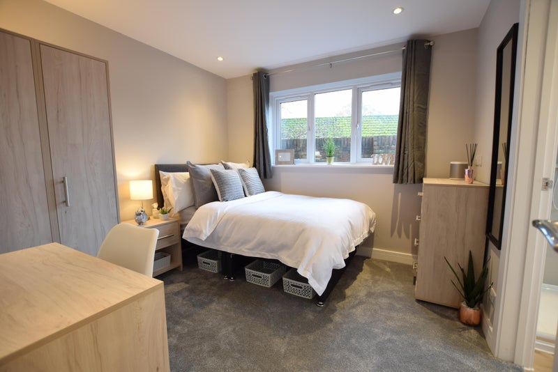 Photo 1: Available from 1st December, £860pcm