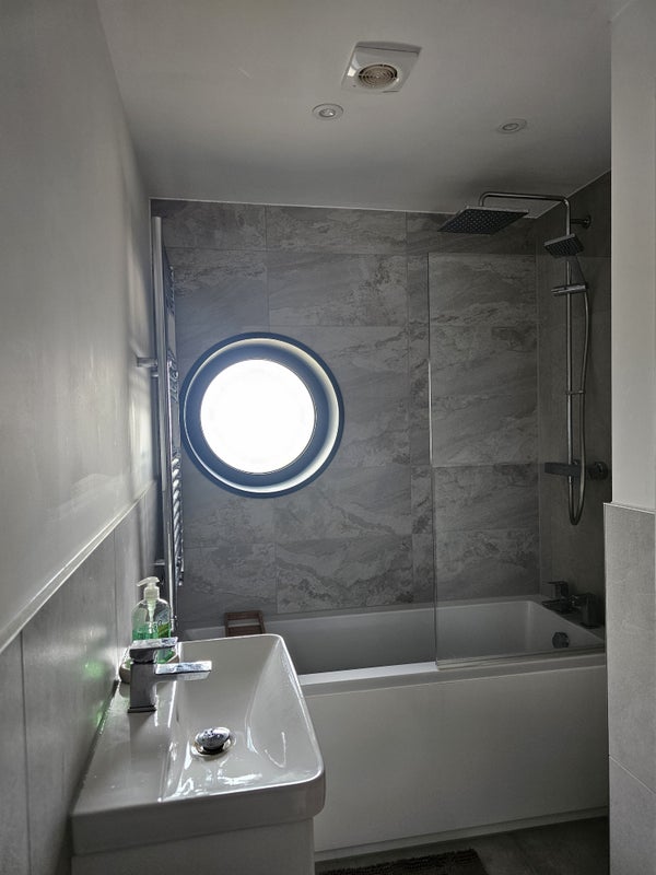 Photo 1: Bathroom