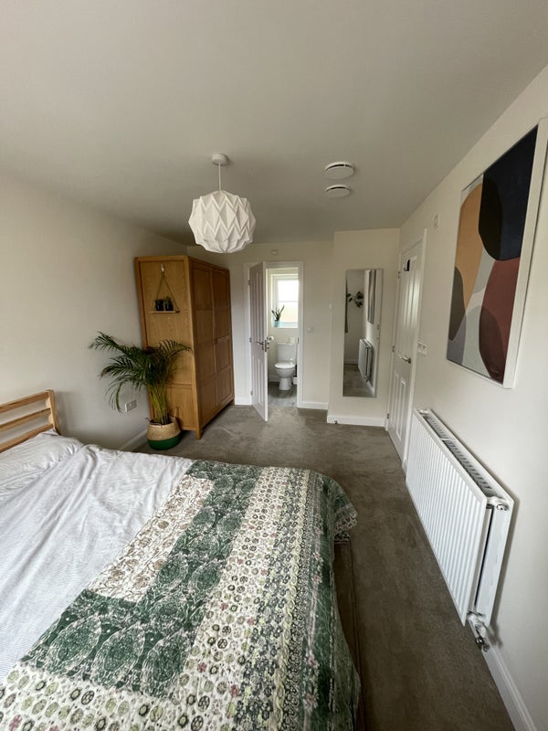 Photo 1: Room (Yours)