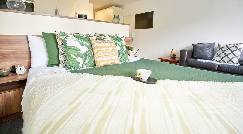 Photo 1: Bed