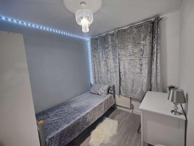 Photo 1: Large single room view 1