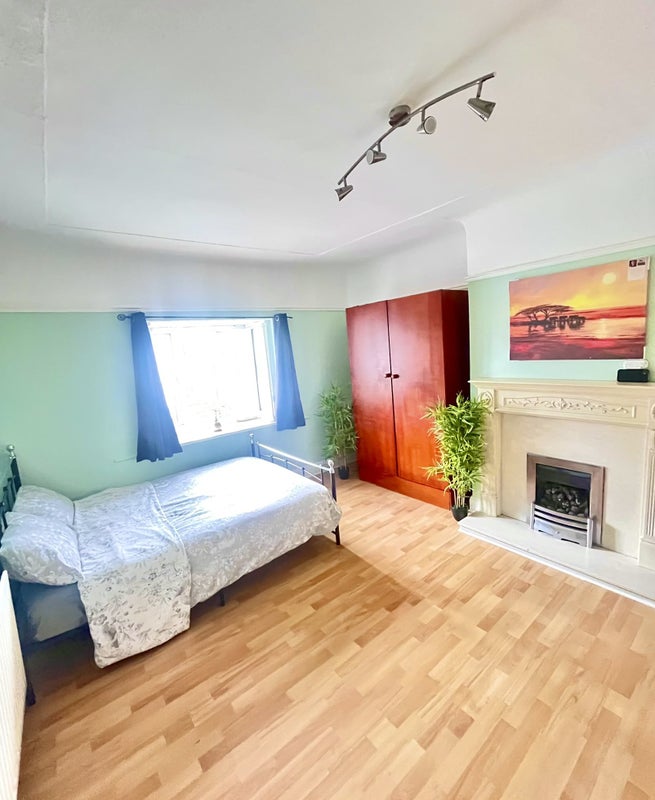 Photo 1: Room A