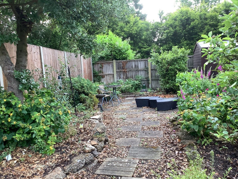 Photo 1: Use of garden 