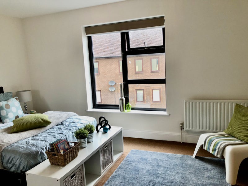 Photo 1: Room 4 - Large Ensuite room