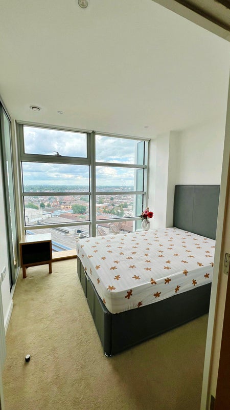 Photo 1: Room View - 1