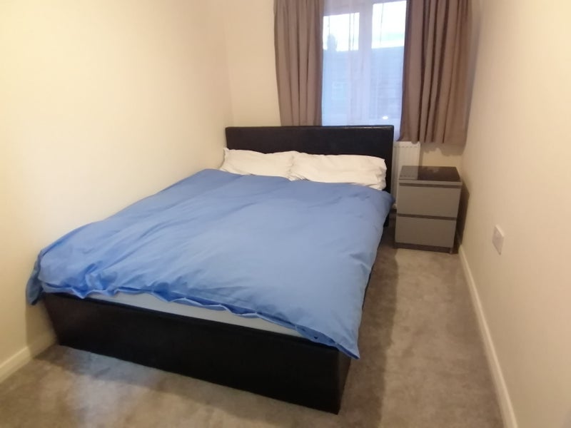 Photo 1: Room 2