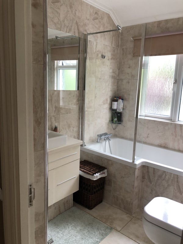Photo 6: Bathroom upstairs