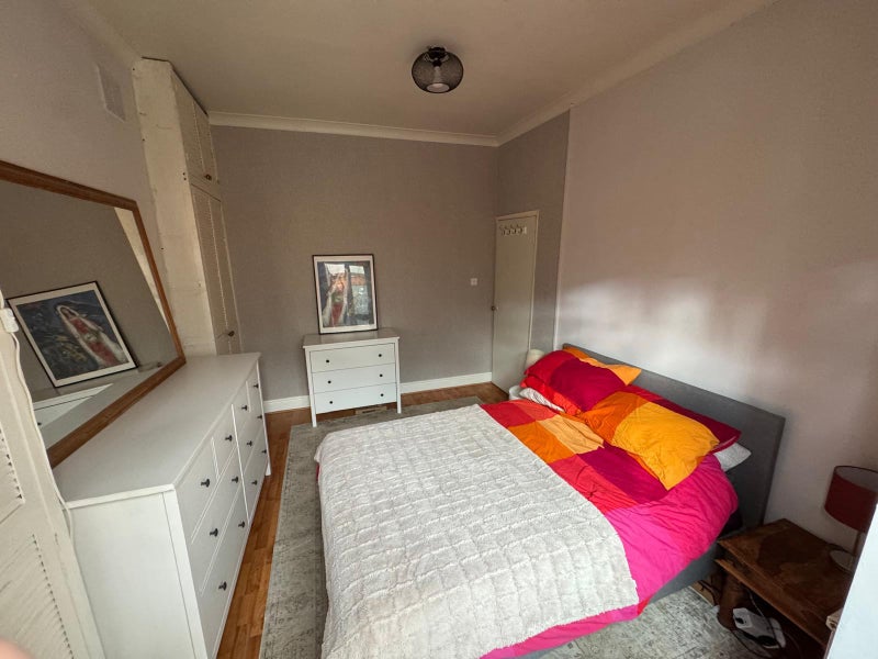 Photo 1: bedroom