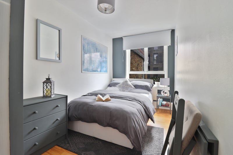 Photo 1: Room 4