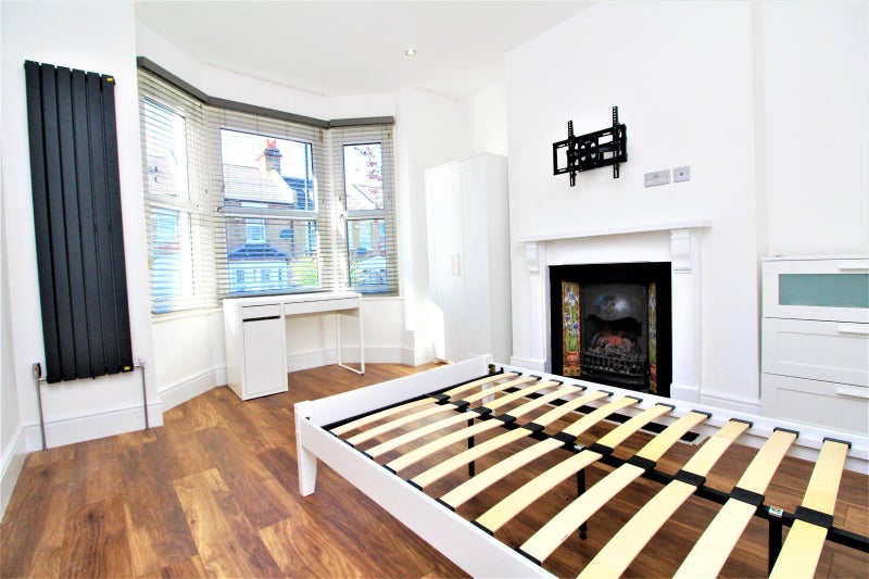 Photo 1: Room 3