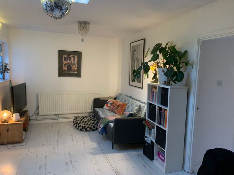 Photo 1: Living room