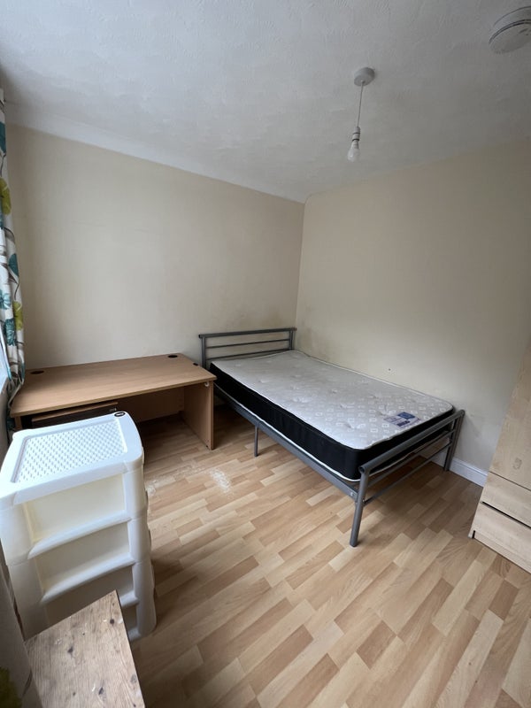 Photo 1: £575