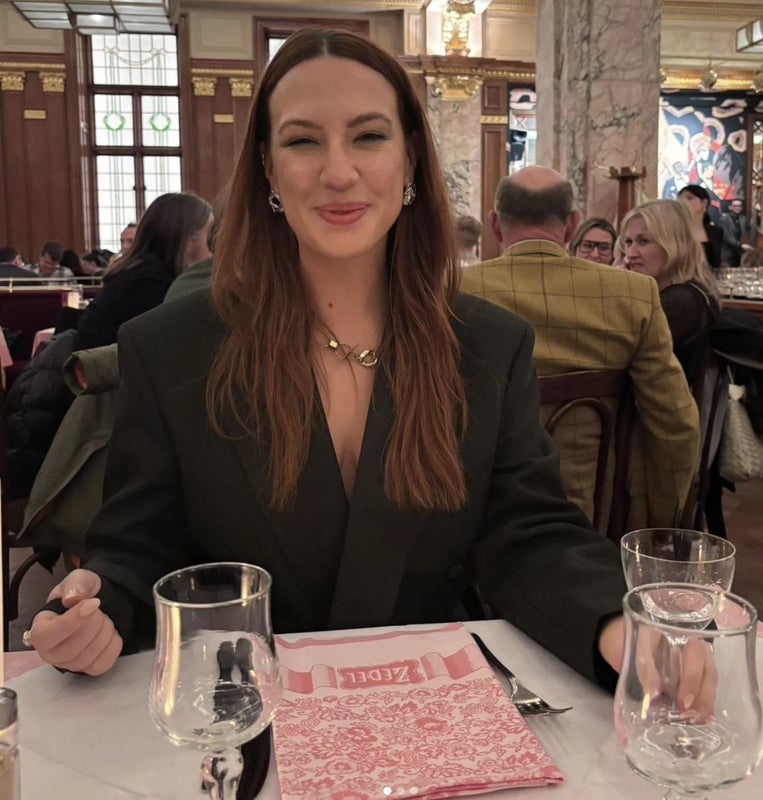 Photo 1: Hi I'm Hannah ! 