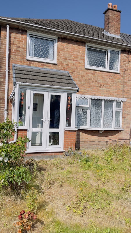 Photo 1: House