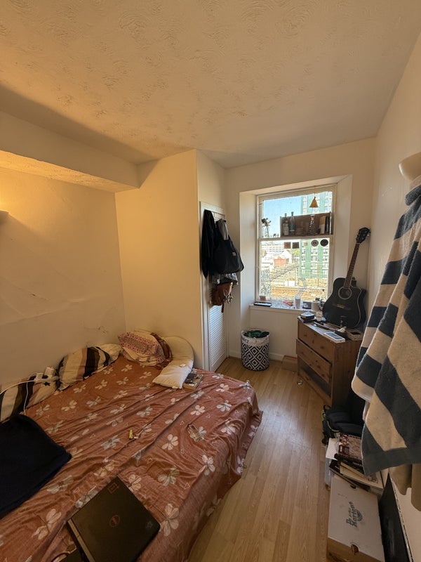 Photo 1: The available single room