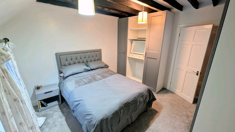 Photo 1: Room for rent