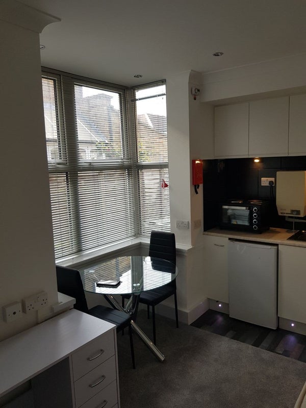 Photo 1: Modern clean room 