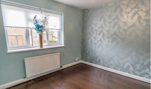 Photo 1: Reception room