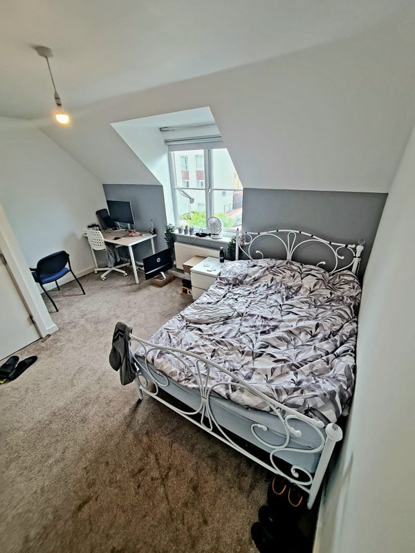 Photo 1: SF - Large Double Room. #3