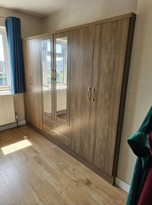 Photo 1: Double bedroom