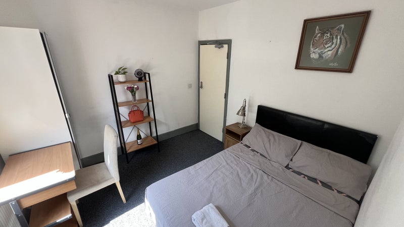 Photo 1: Double Room