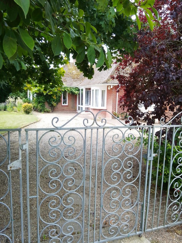 Photo 1: Front entrance