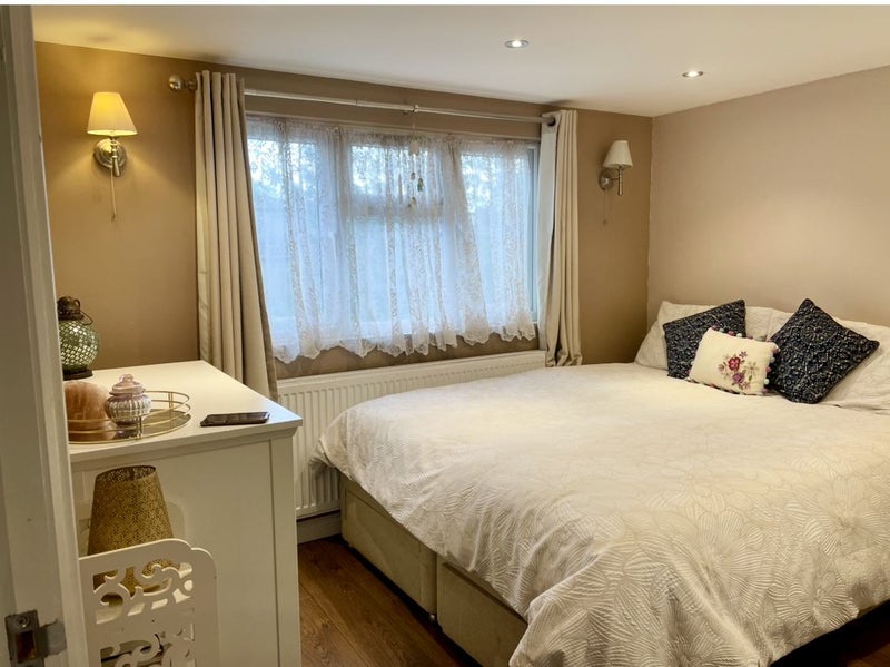 Photo 1: Can have double bed 