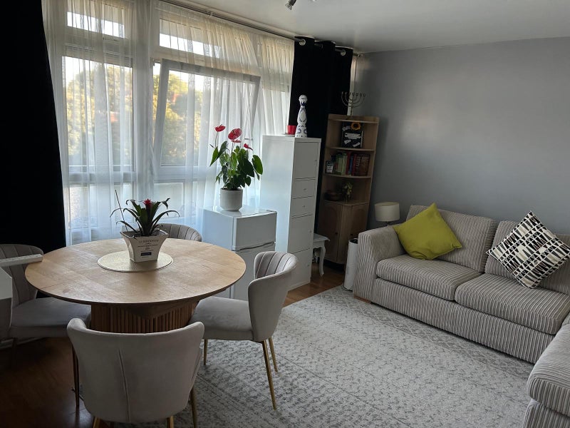 Photo 1: Living room