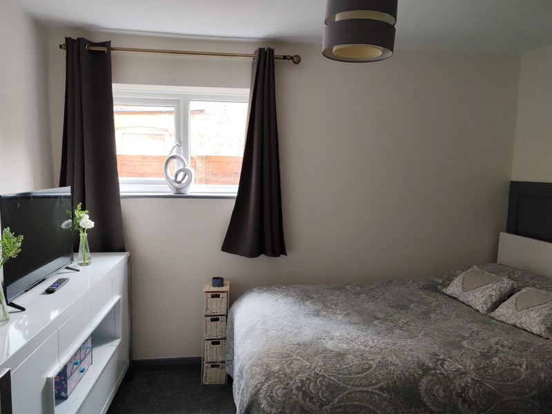 Photo 1: Bedroom - Comfortable Double bed