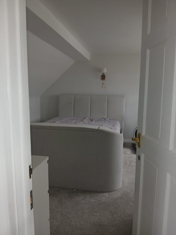 Photo 1: Room
