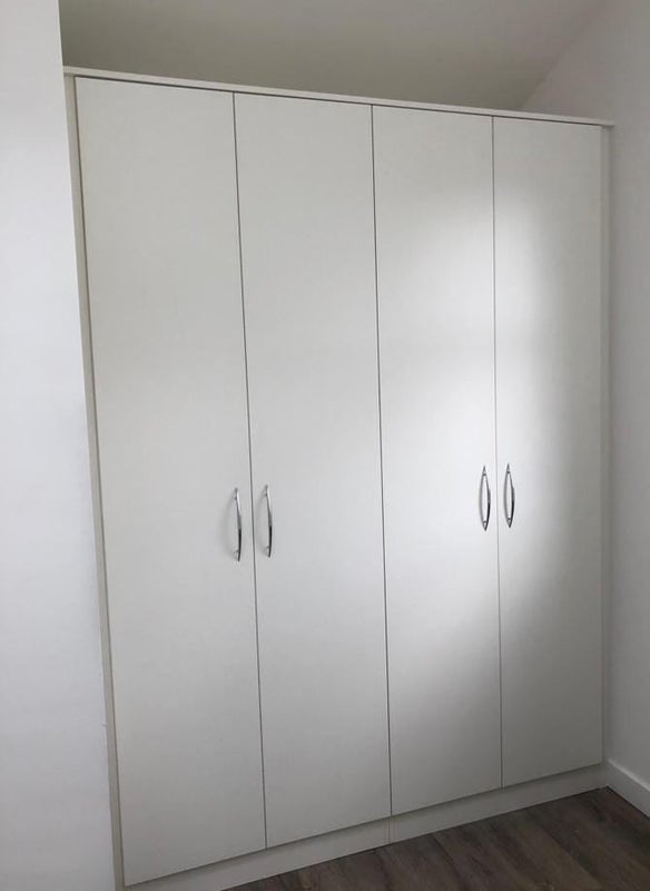 Photo 3: Fitted 4 X Wardrobe / Plenty of storage 