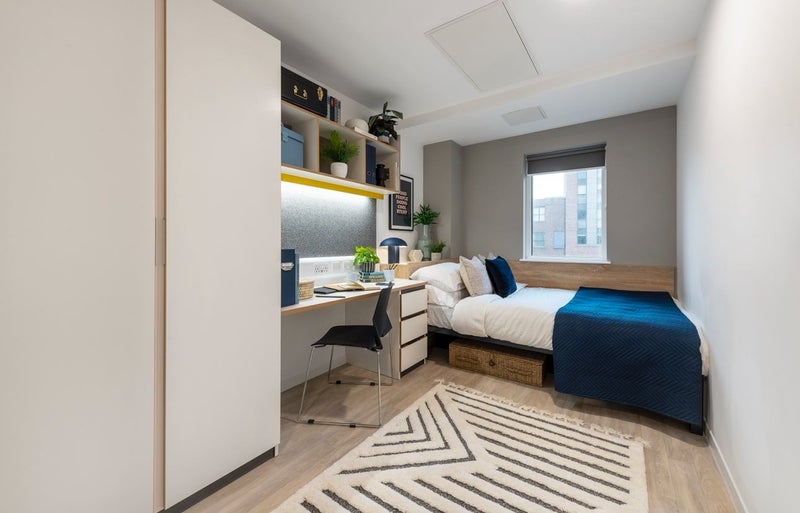 Photo 1: 8 bed premium ensuite, spacious for students to live in!