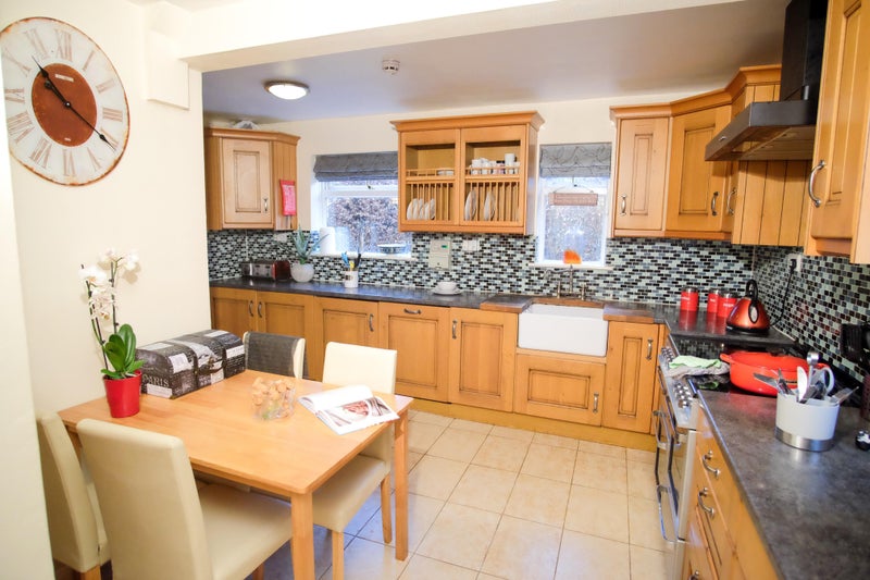 Photo 1: Lovely large Kitchen diner with lots of allocated cupbaord space
