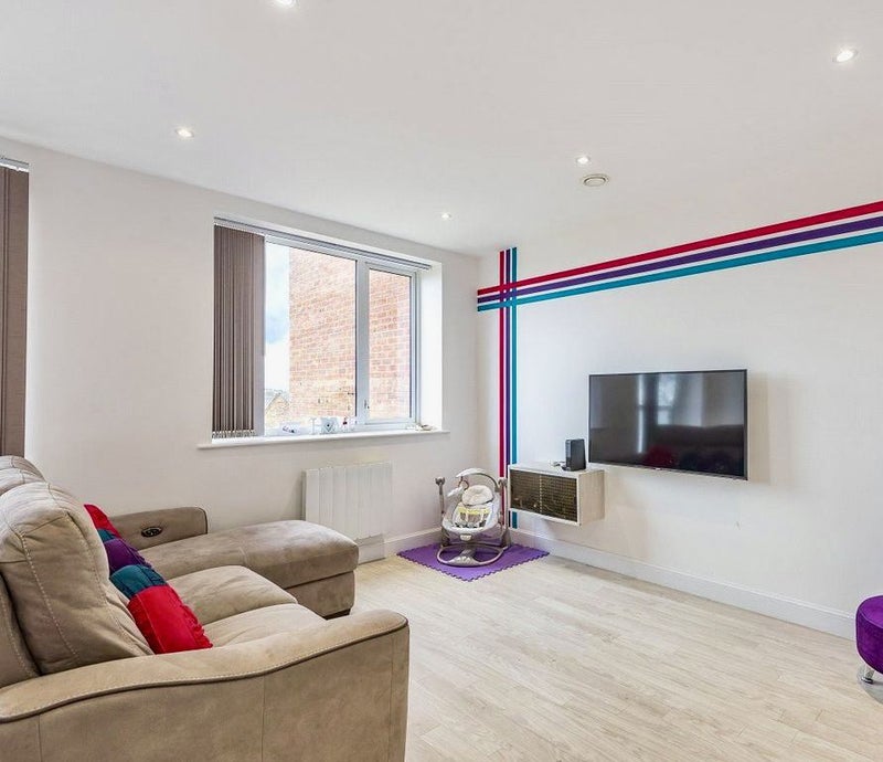 Photo 1: Spacious, bright, welcoming and well-connected Living Room