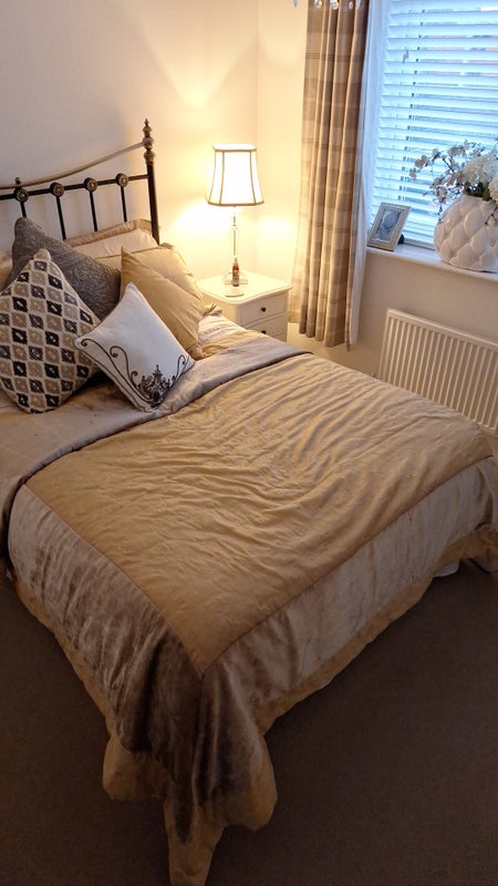 Photo 1: Bedroom with ensuite