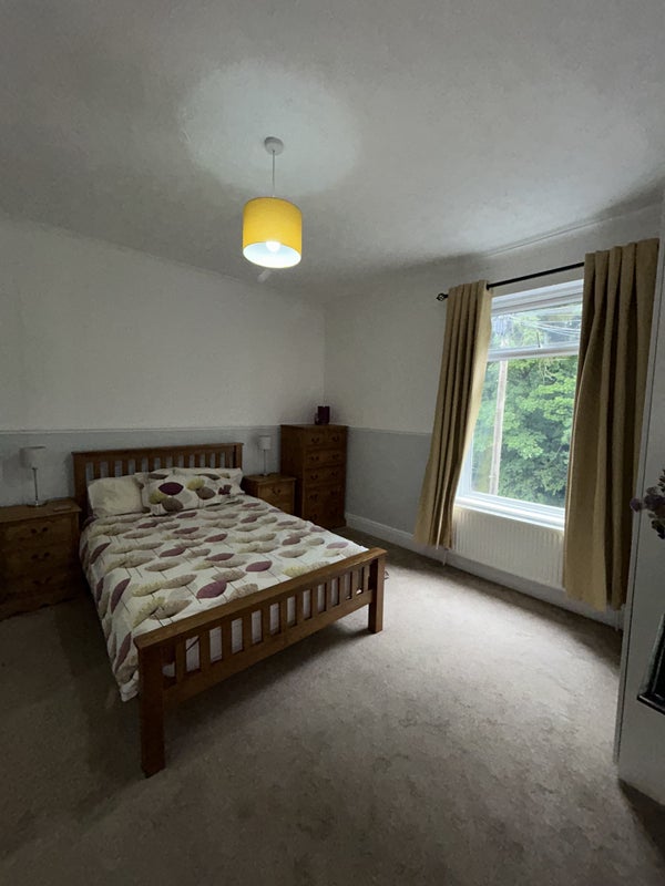 Photo 1: Larger double bedroom