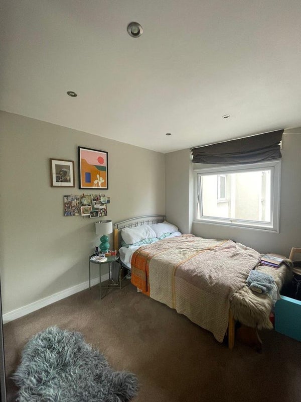 Photo 1: Bedroom