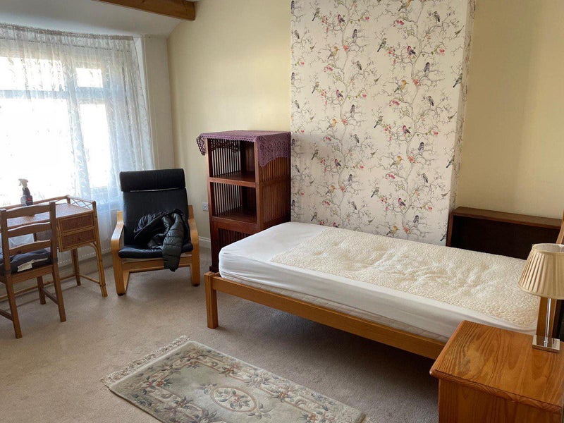 Photo 1: Your bedroom-1