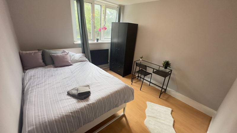 Photo 1: Room 5 (£800) Available from 22/08/2025