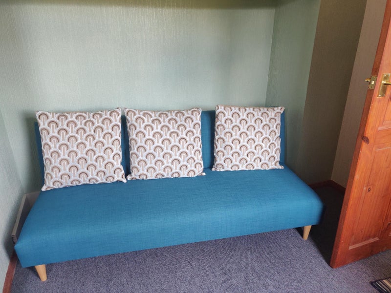 Photo 1: Sitting room