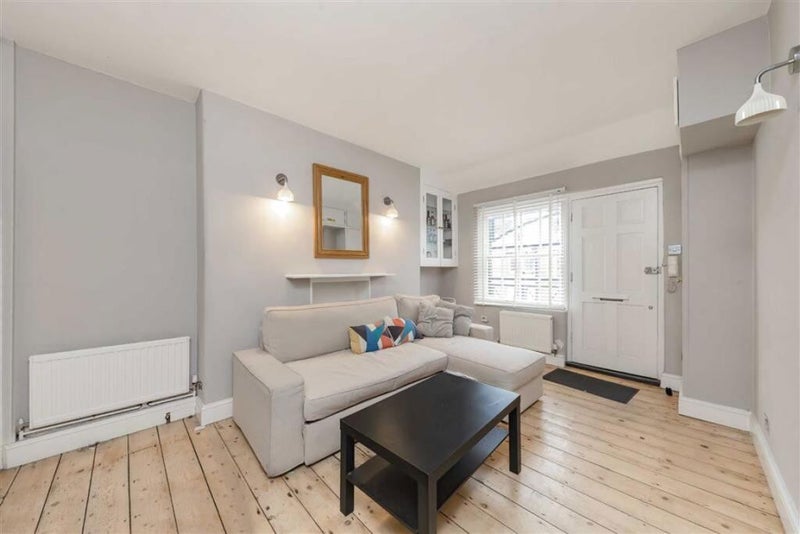 Photo 1: Living room