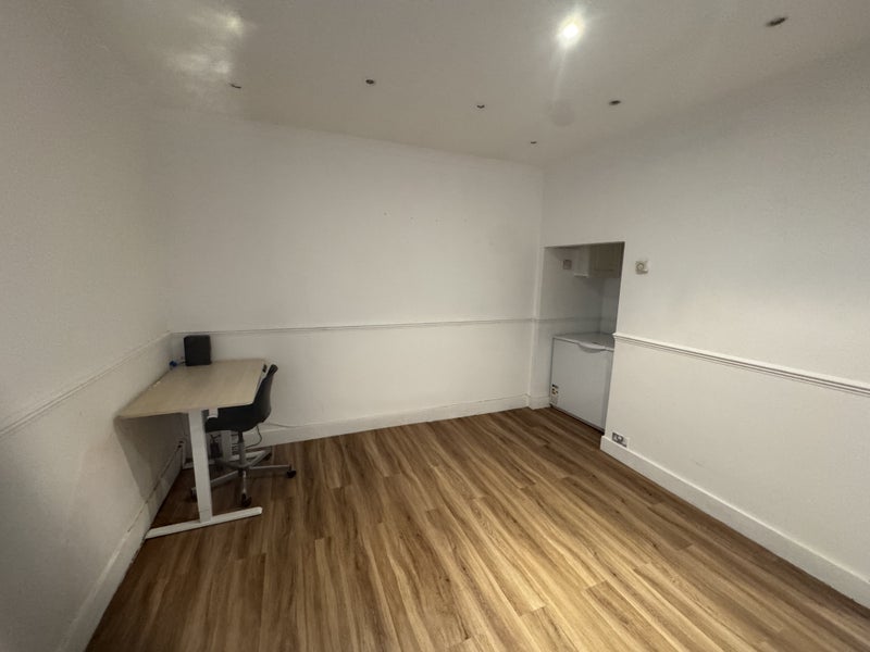 Photo 2: Reception room 2