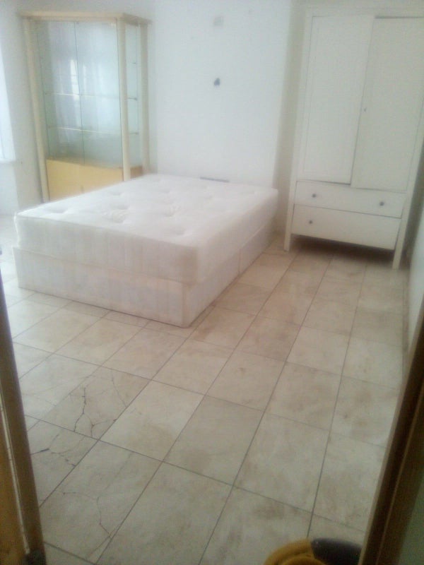 Photo 3: 
