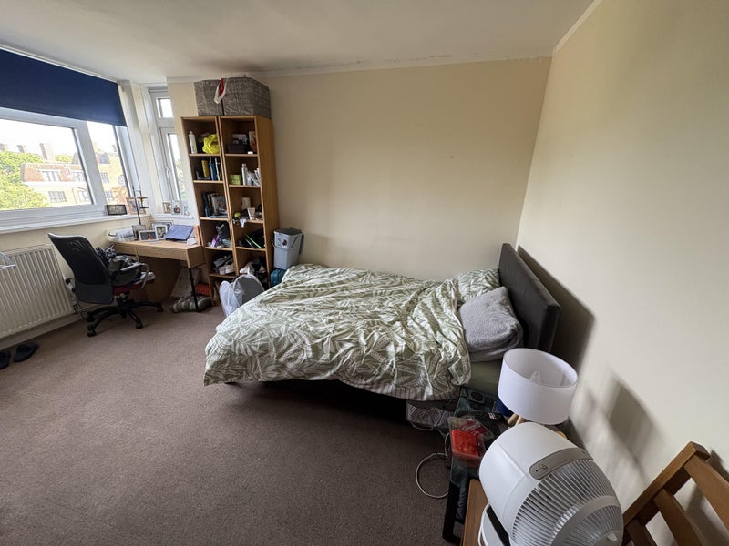 Photo 1: room