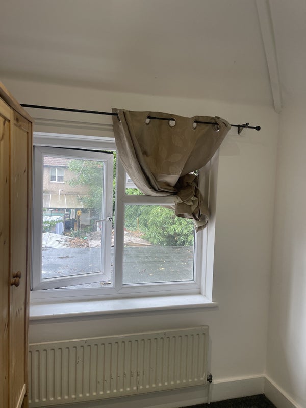 Photo 1: Single Room